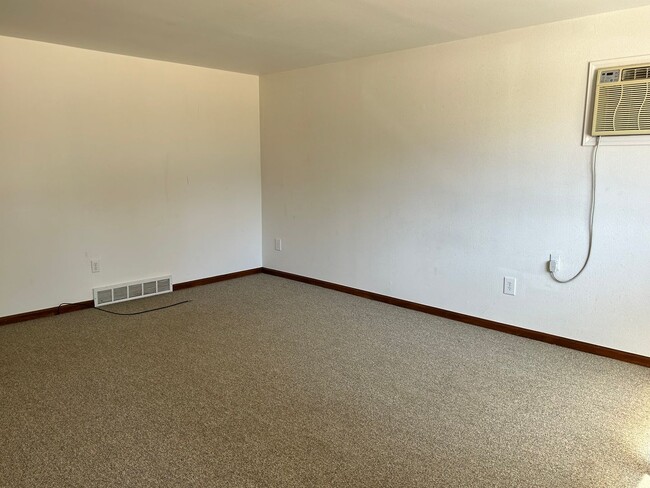 Building Photo - Two Bedroom Available For Rent In Longmont...