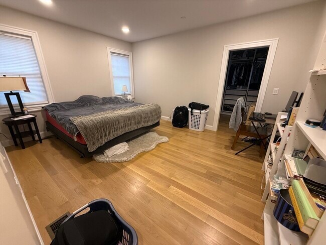 Building Photo - 34 Jamaica Rd