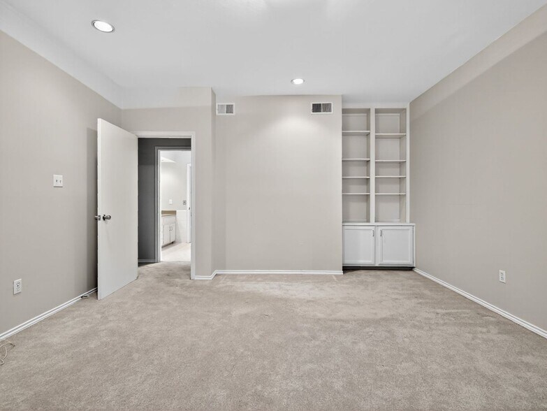Building Photo - 4111 Herschel Ave