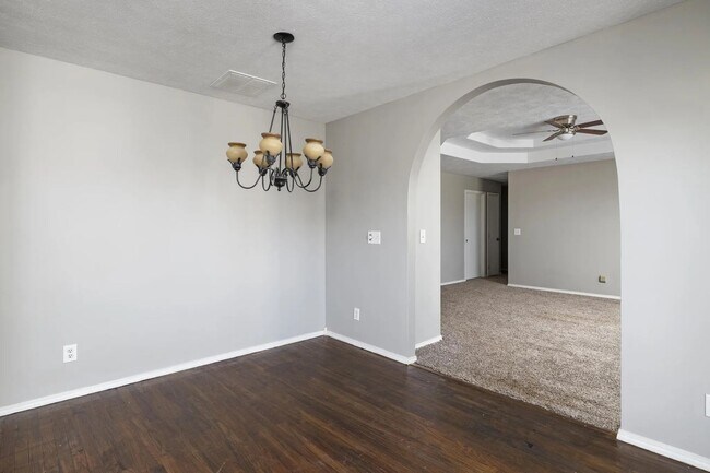 Building Photo - 4 Bed 3 Bath 2 Car Garage -In Ground Pool