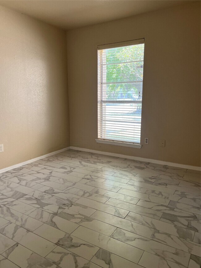Building Photo - 2503 Ravenwind Rd