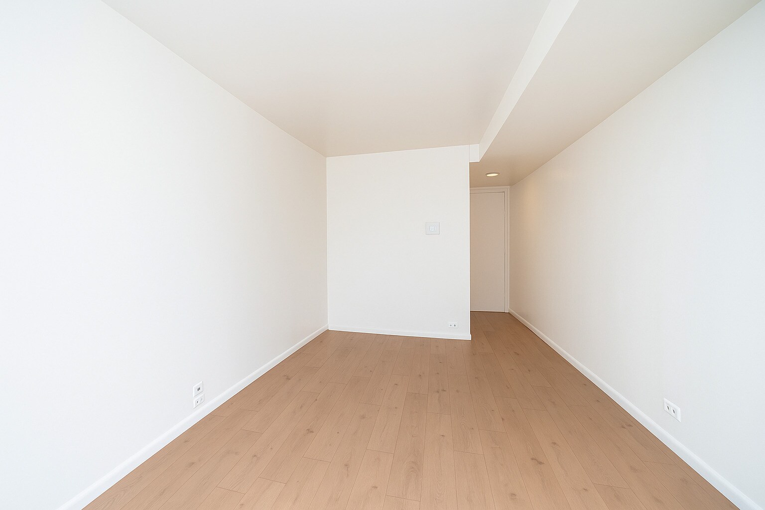 Building Photo - 300 N State St