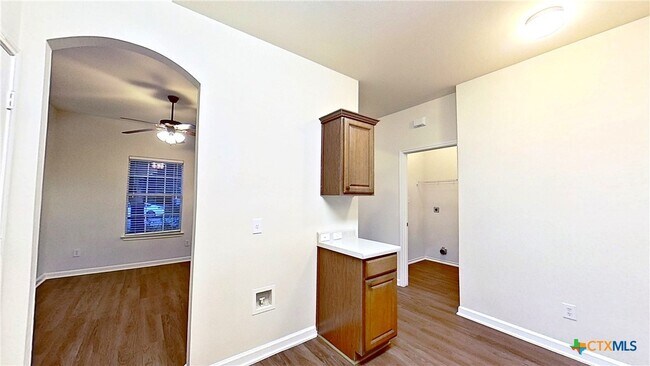 Building Photo - 308 Rinehardt St