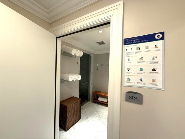 Building Photo - Elegant Back Bay Living in Full-Service La...