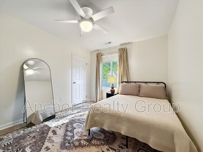 Building Photo - 630 Orangewood Dr