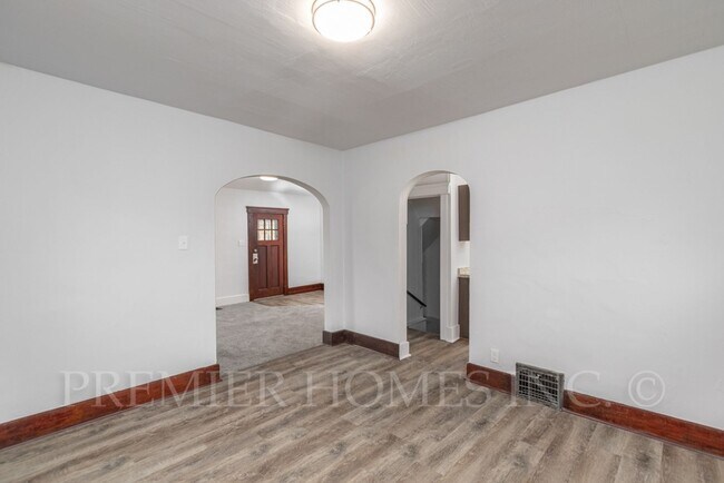 Building Photo - 2103 17th St NE