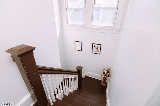 Building Photo - 306 Springfield Ave