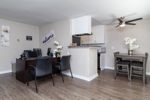 Building Photo - Corona del Norte