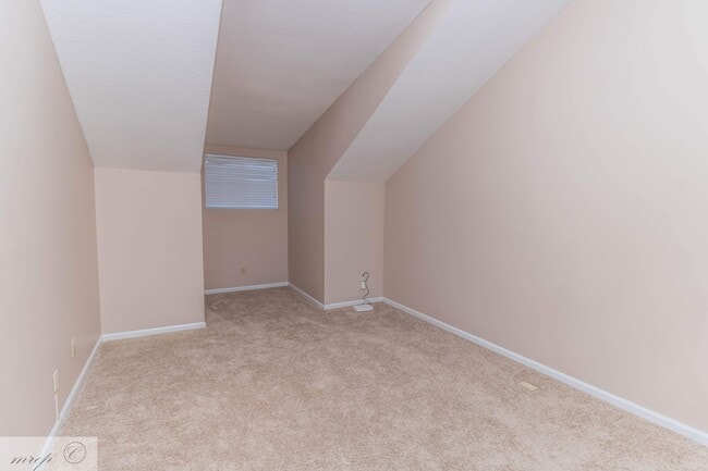 Building Photo - Spacious & Renovated Townhouse in Willow Run * Goldsboro