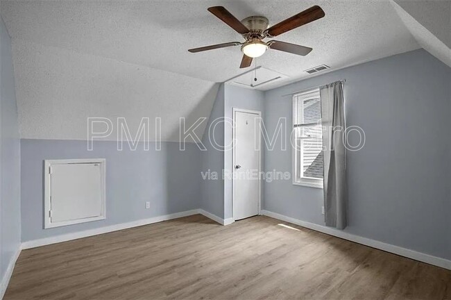 Building Photo - 3416 Anderson Ave