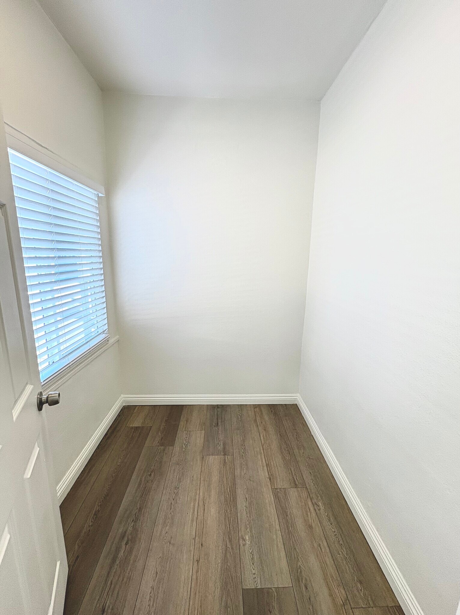 Building Photo - 106 S Pacific Ave