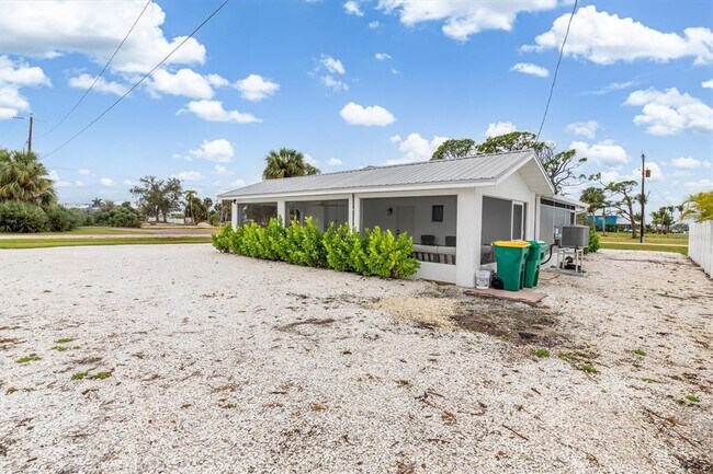 Building Photo - 1950 Nebraska Ave