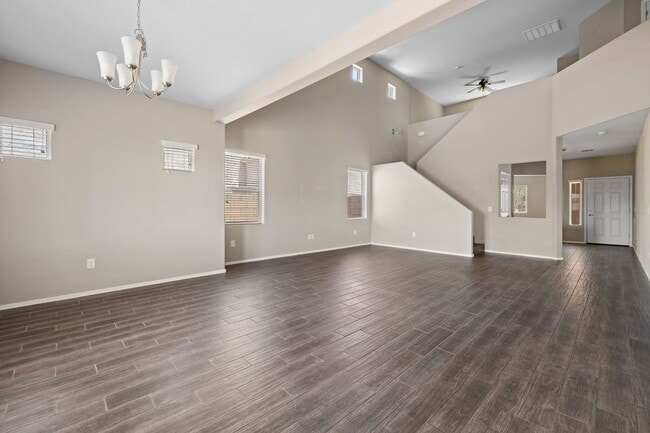 Building Photo - Beautiful 3 Bedroom with Den Home in Sagua...