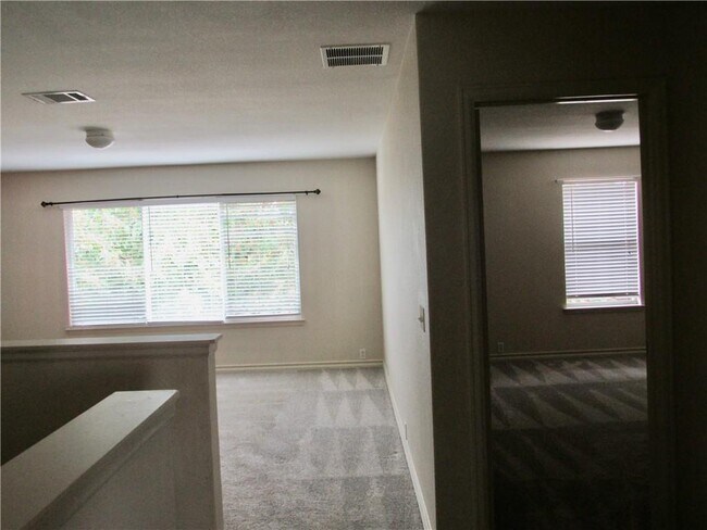 Building Photo - 2808 Red Ivy Cove