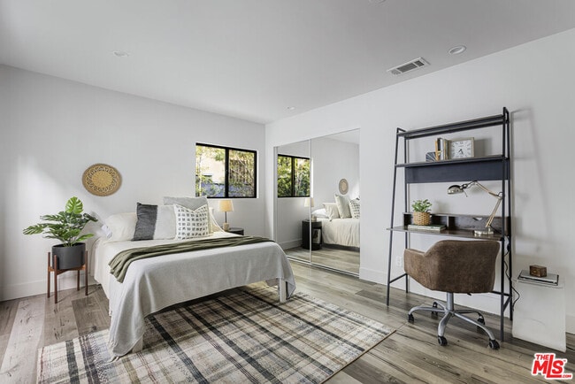 Building Photo - 1057 N Ave 49