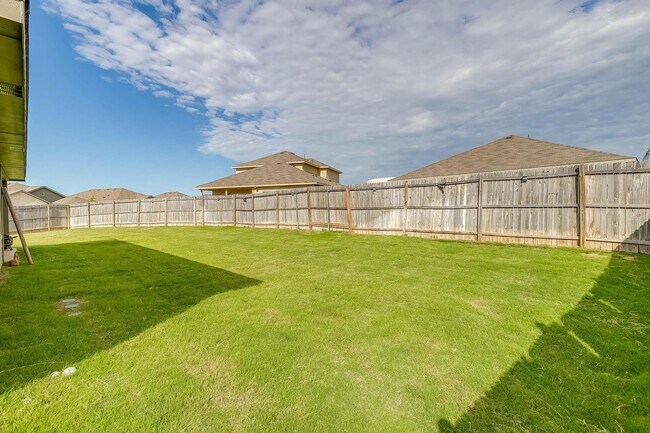 Building Photo - Nice 3 Bed, 2 Bath House in Creekside Esta...