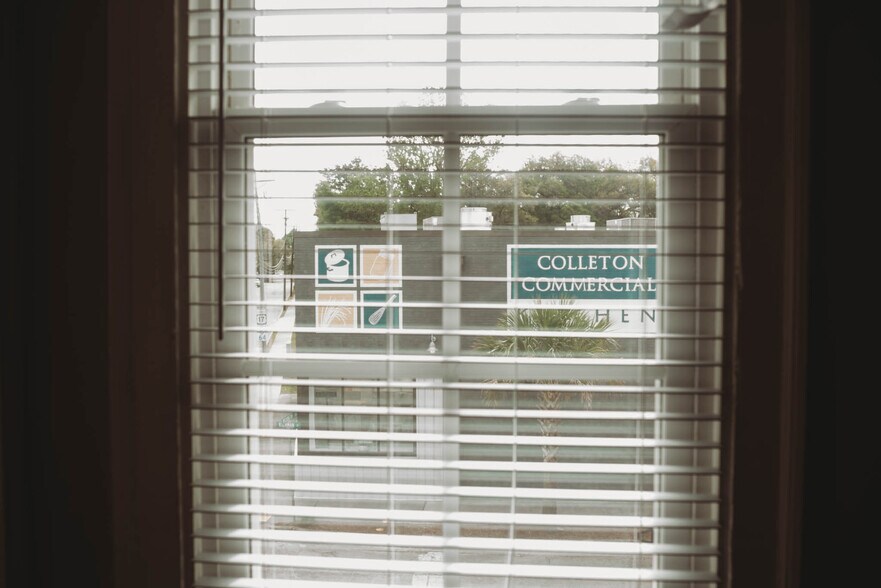 Kitchen - 529 Washington E St