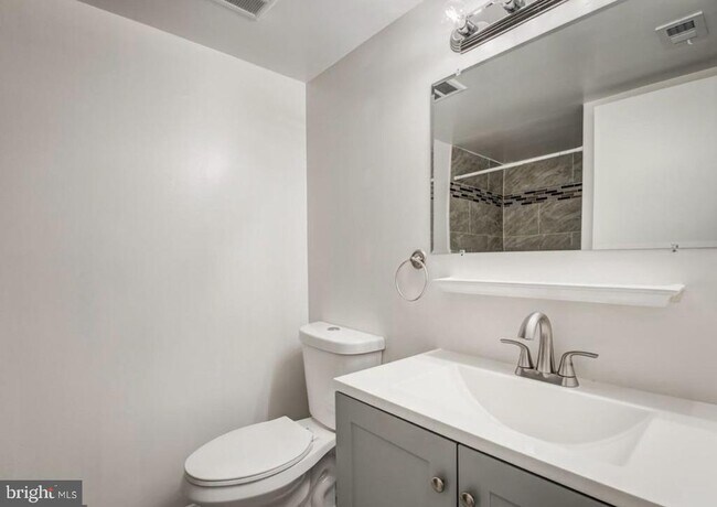 Building Photo - 11051 Camfield Ct