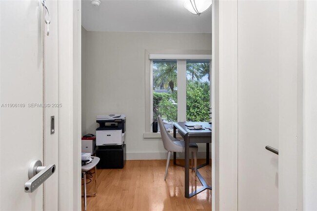 Building Photo - 415 Rovino Ave