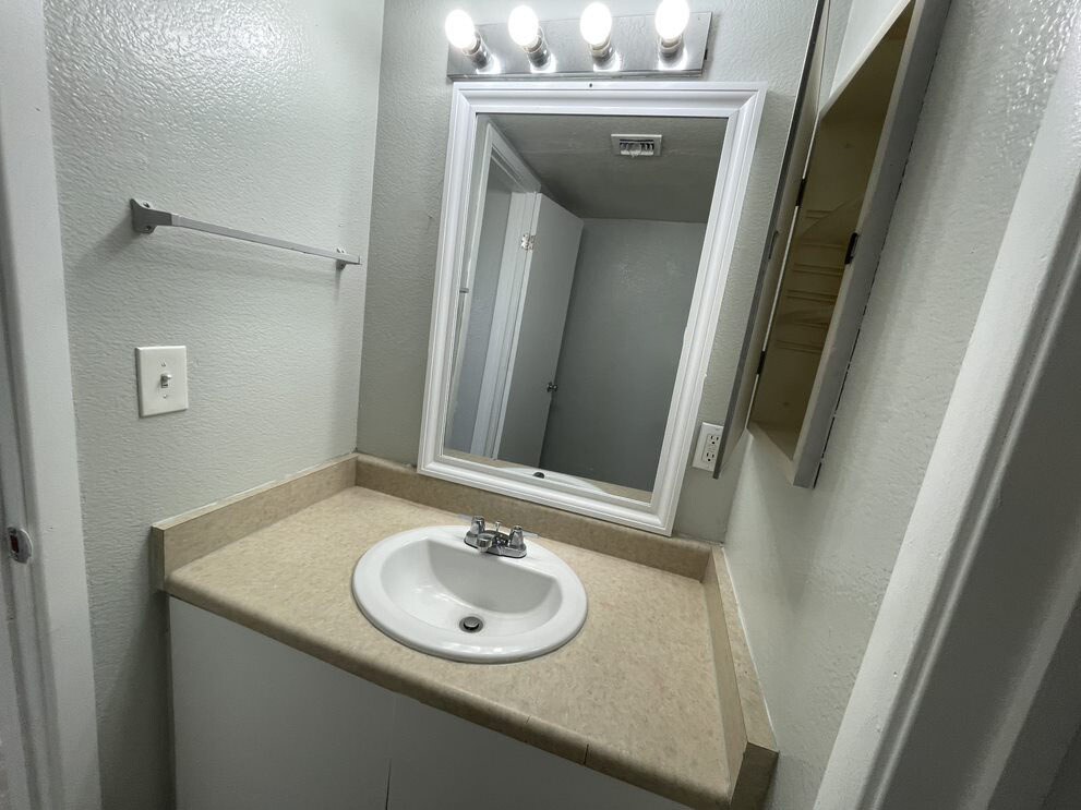 Building Photo - 3792 Palos Verdes St