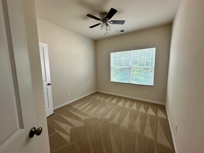 Building Photo - 1460 Salem Creek Dr