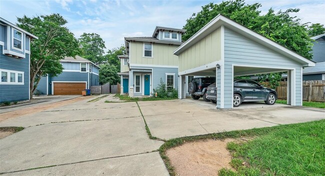 Primary Photo - 507 W N Loop Blvd