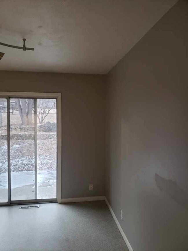 Building Photo - COMING SOON- Great location and layout for families or roomates, 3 bed 1.5 bath $1,825