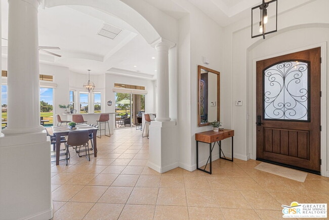 Building Photo - 88 Vía Las Flores