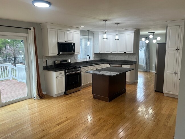 Building Photo - 131 Merrill Ave