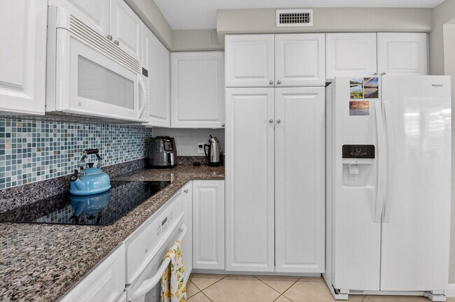 Building Photo - 75 Venetian Dr