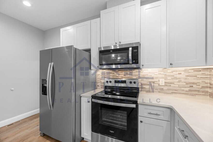 Building Photo - 2544 Bernhurst Dr