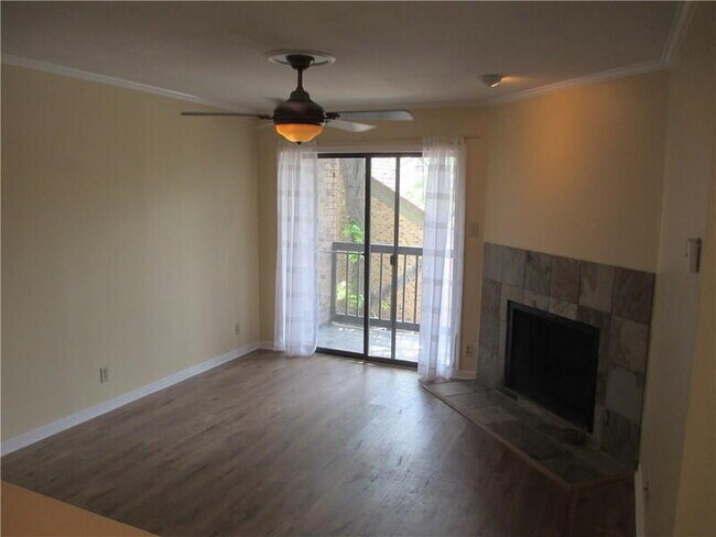 Building Photo - 8888 Tallwood Dr