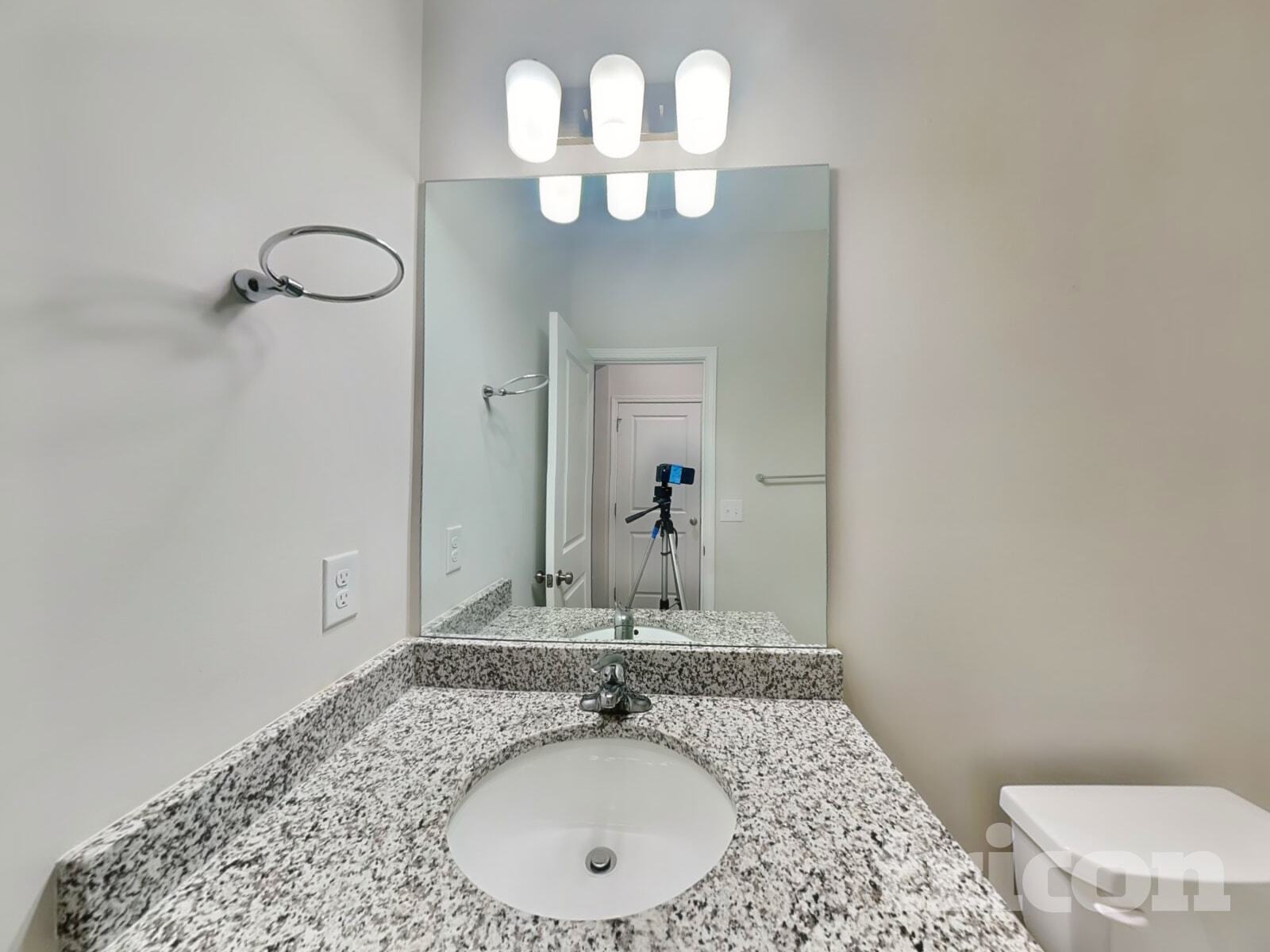 Building Photo - 203 Chapelcrest Ln