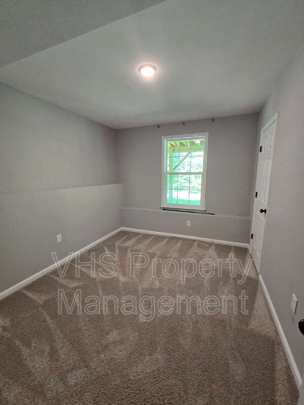 Building Photo - 12905 Bivouac Ct