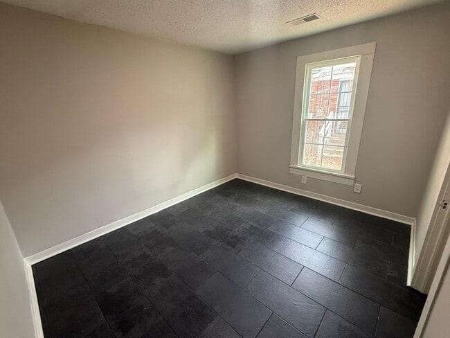 Building Photo - 2626 Whitman Ave