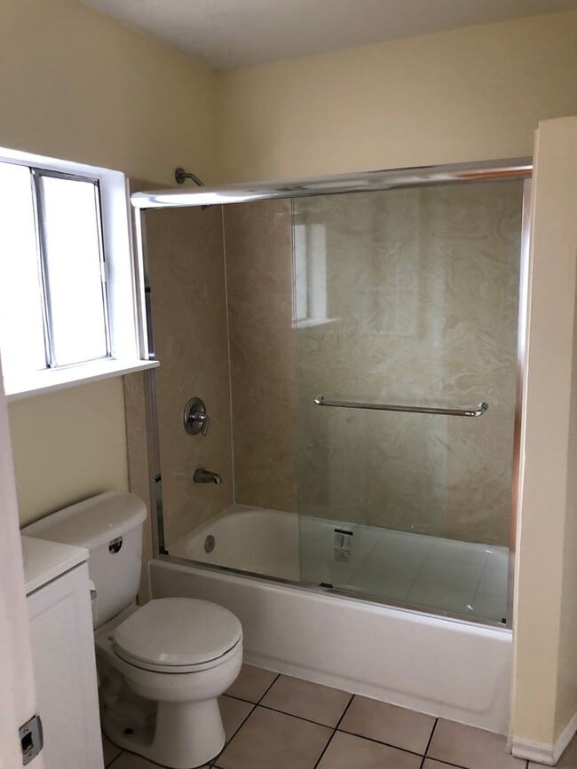 Building Photo - Available Now: 3 Bedroom 1 Bath House