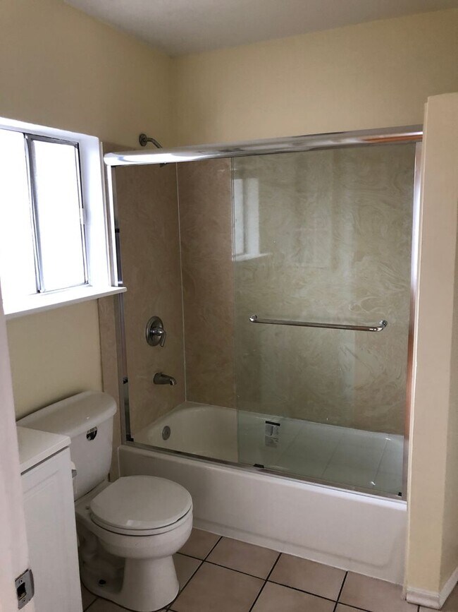 Building Photo - COMING SOON: 3 Bedroom 1 Bath House