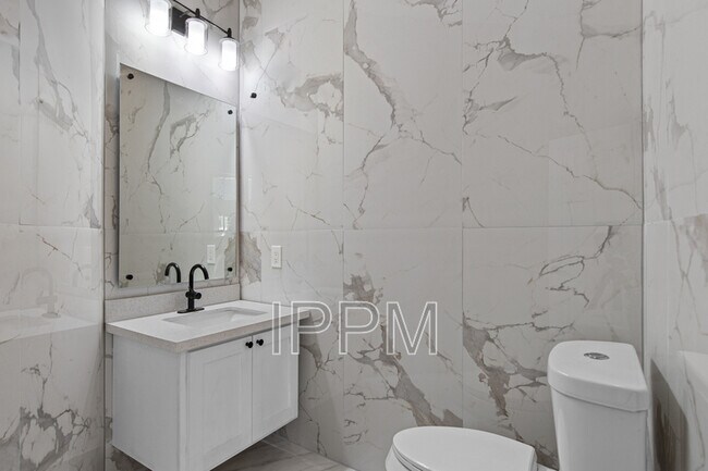 Building Photo - 5601 Wild Persimmon