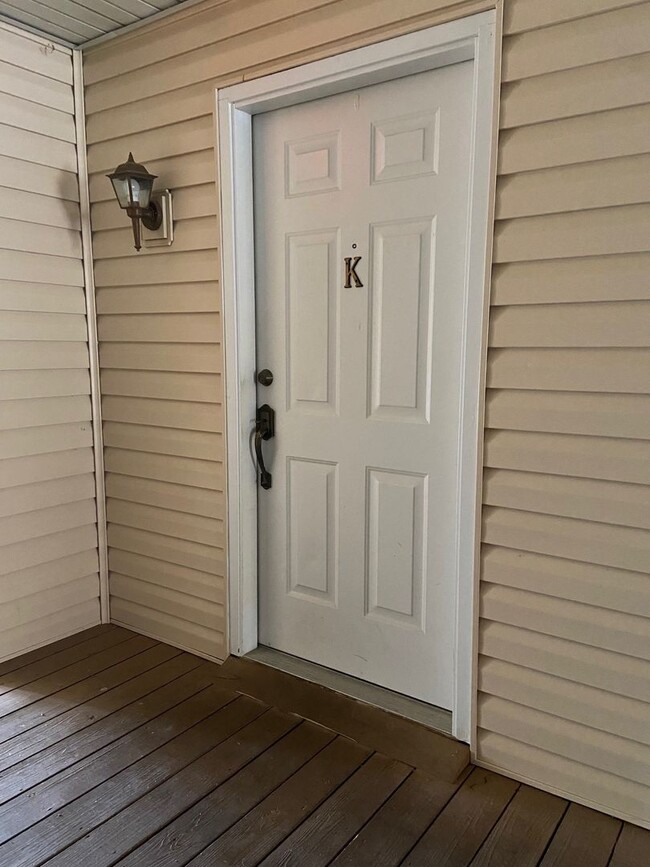 Building Photo - Condominium in FoxPointe