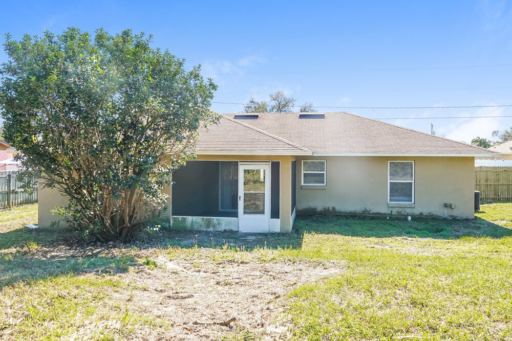 Building Photo - 3164 Covington Dr N