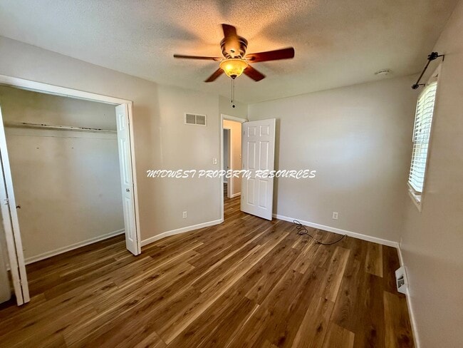 Building Photo - Cozy 3 Bedroom Home in Blue Springs