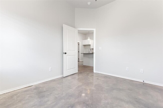 Building Photo - 2325 SW 90th Pl