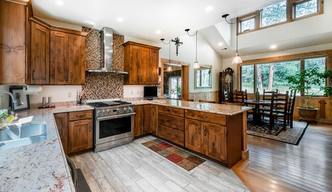 Building Photo - 28940 Golf Way