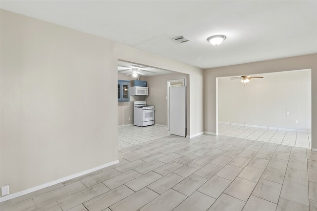 Building Photo - 6226 Antha St