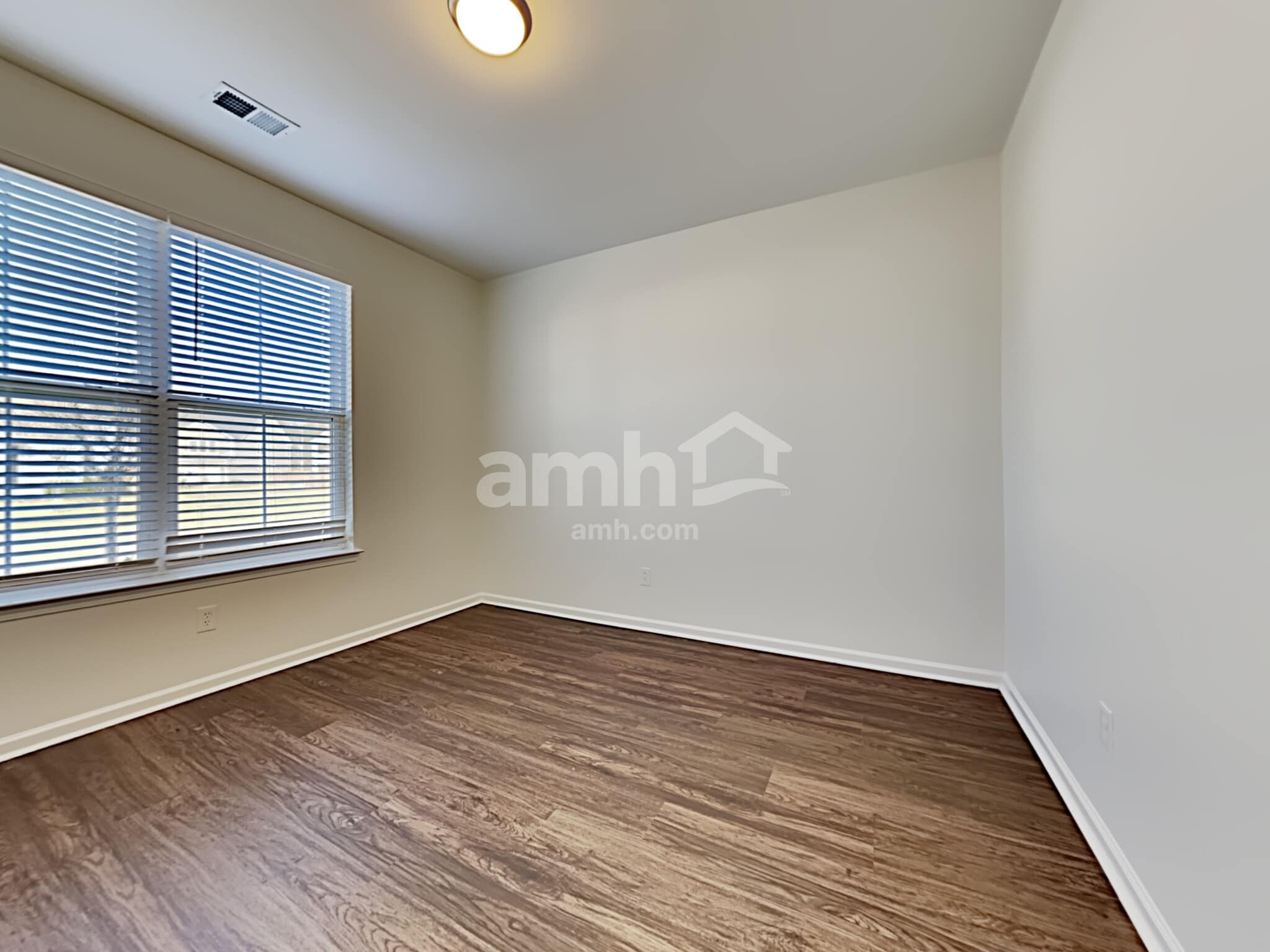 Building Photo - 128 Satur Dr