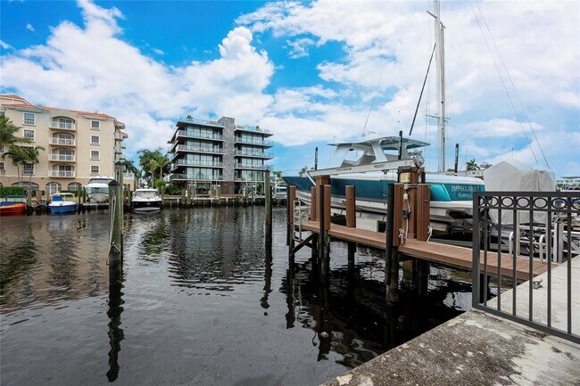 Building Photo - 105 Isle of Venice Dr