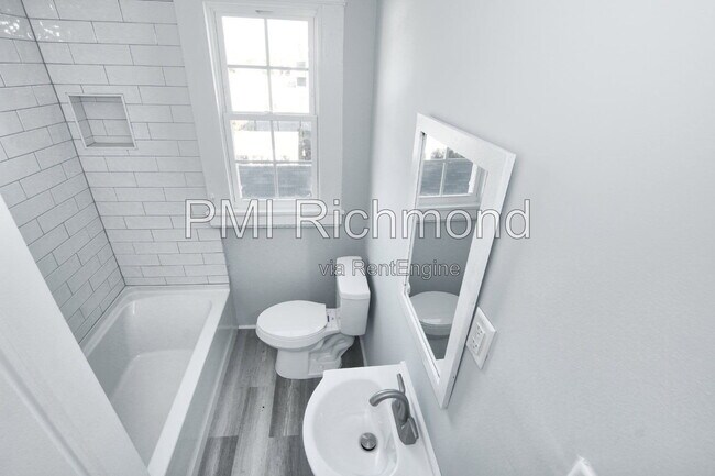 Building Photo - 2918 Hanes Ave