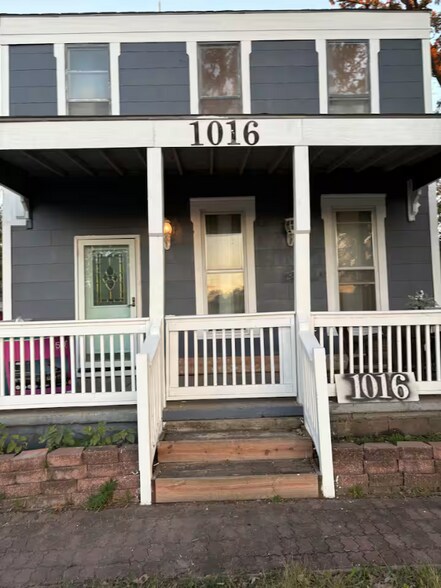 Building Photo - 1016 NE Quincy St