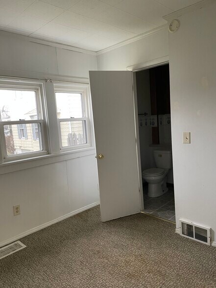 bedroom 1 - 203 23rd St NW