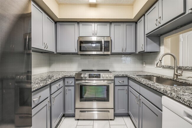 Building Photo - 11002 Hammerly Blvd